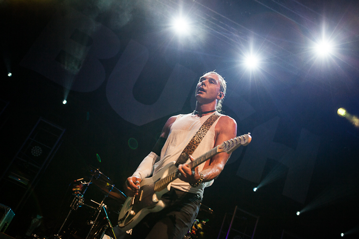 Bush @ Effenaar, picture 6, photographed by Dorien Goetschalckx - FrontView Magazine