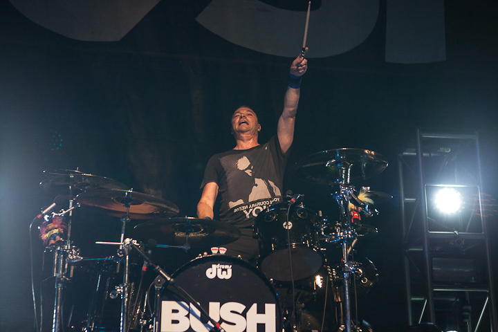 Bush @ Effenaar, picture 19, photographed by Dorien Goetschalckx - FrontView Magazine