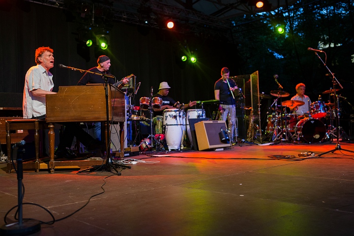 Steve Winwood @ OLT Rivierenhof, picture 22, photographed by Edwin Houdevelt - FrontView Magazine
