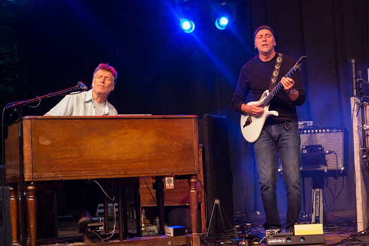 Steve Winwood @ OLT Rivierenhof, picture 23, photographed by Edwin Houdevelt - FrontView Magazine
