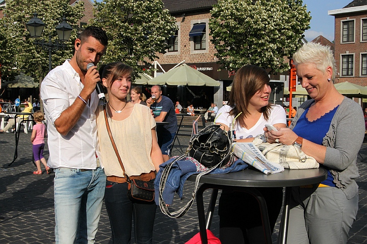 Maarten Cox @ Vlaanderen Zingt in Bilzen, picture 16, photographed by Heidi Elen - FrontView Magazine