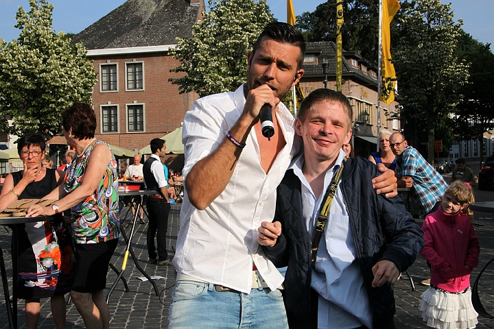 Maarten Cox @ Vlaanderen Zingt in Bilzen, picture 18, photographed by Heidi Elen - FrontView Magazine