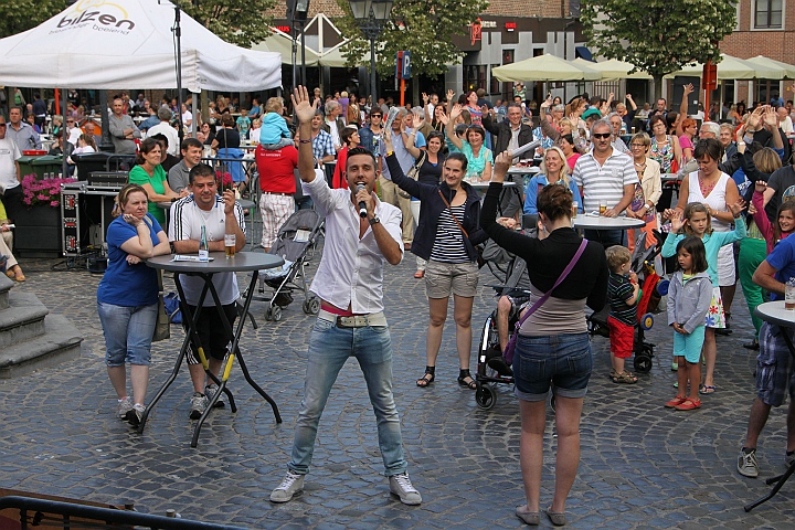 Maarten Cox @ Vlaanderen Zingt in Bilzen, picture 19, photographed by Heidi Elen - FrontView Magazine
