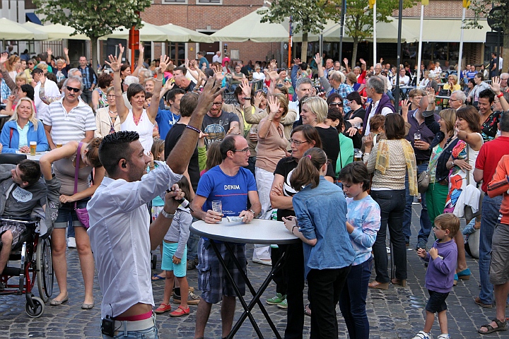 Maarten Cox @ Vlaanderen Zingt in Bilzen, picture 25, photographed by Heidi Elen - FrontView Magazine