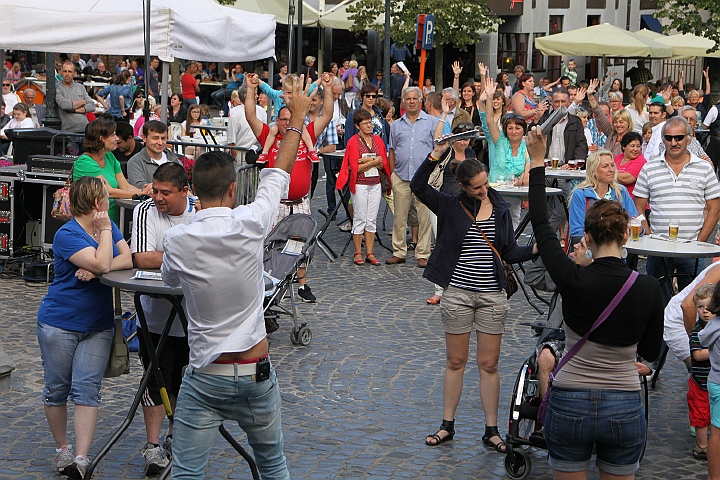 Maarten Cox @ Vlaanderen Zingt in Bilzen, picture 26, photographed by Heidi Elen - FrontView Magazine