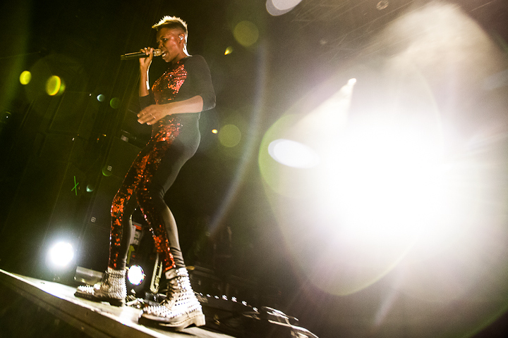 Skunk Anansie @ 013, picture 4, photographed by Dorien Goetschalckx - FrontView Magazine