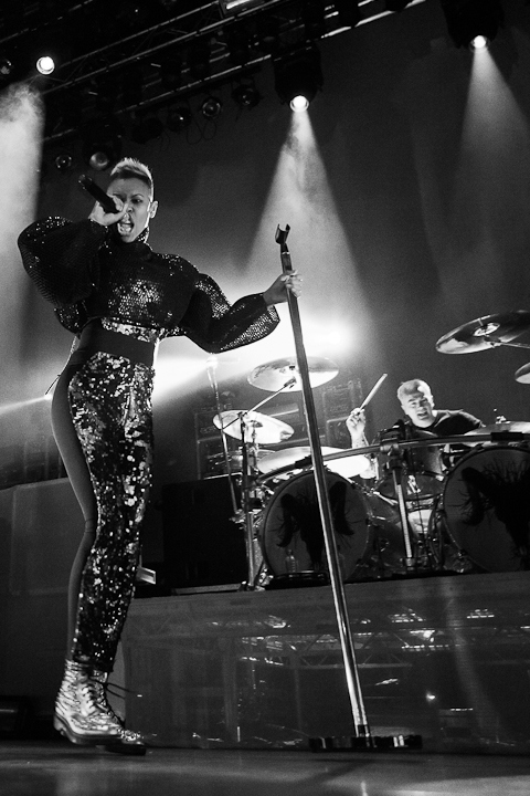 Skunk Anansie @ 013, picture 8, photographed by Dorien Goetschalckx - FrontView Magazine
