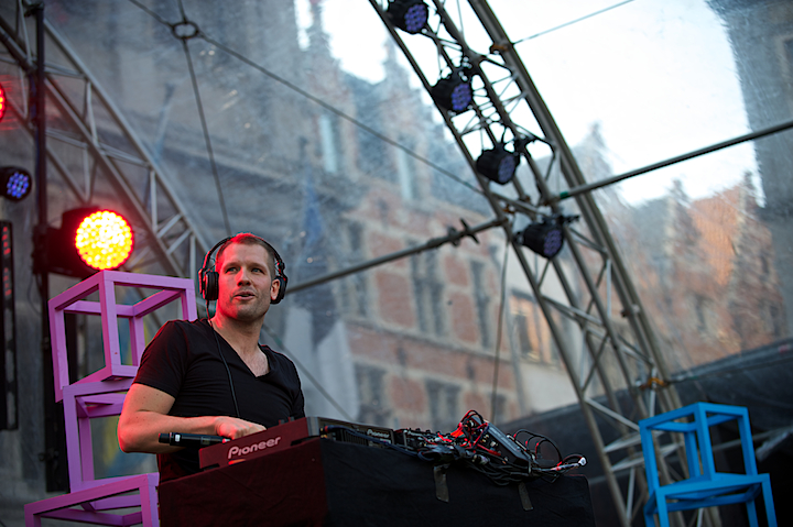 Vlaanderen Muziekland Opnames 11 juli @ Antwerpen, picture 6, photographed by James Van Roosbroeck - FrontView Magazine