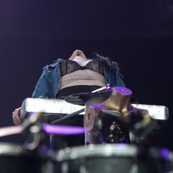 IAMX @ Les Ardentes, foto 5, foto's door Nick De Gregorio - FrontView Magazine
