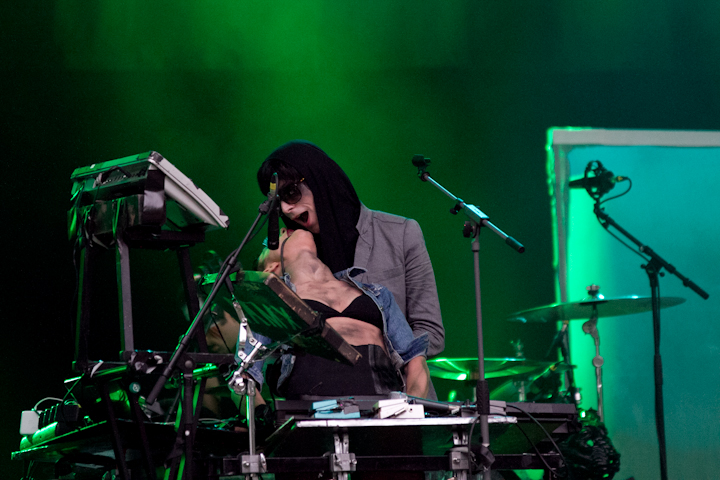 IAMX @ Les Ardentes, foto 7, foto's door Nick De Gregorio - FrontView Magazine
