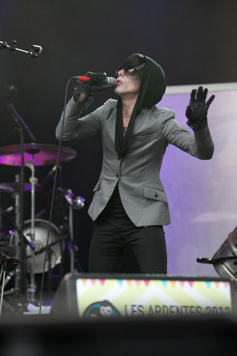 IAMX @ Les Ardentes, foto 9, foto's door Nick De Gregorio - FrontView Magazine