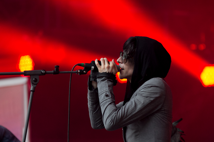 IAMX @ Les Ardentes, foto 12, foto's door Nick De Gregorio - FrontView Magazine
