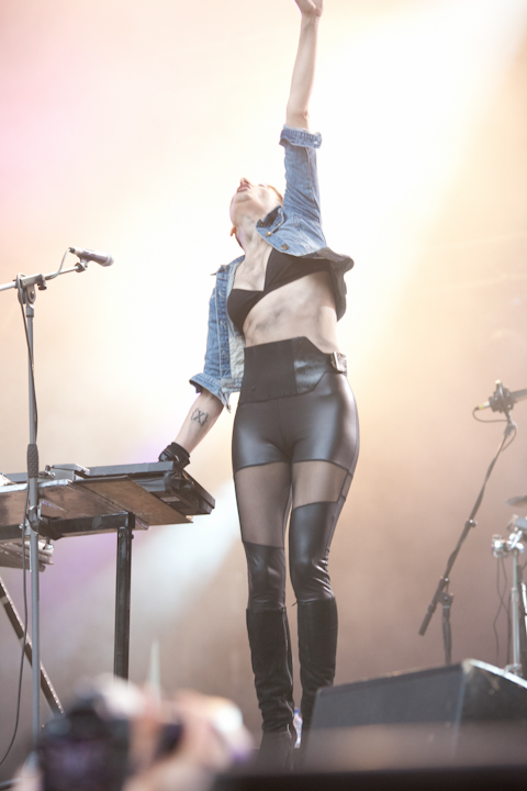 IAMX @ Les Ardentes, foto 13, foto's door Nick De Gregorio - FrontView Magazine