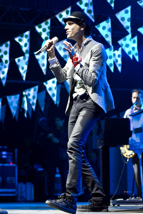 Mika @ Les Ardentes, picture 3, photographed by Nick De Gregorio - FrontView Magazine