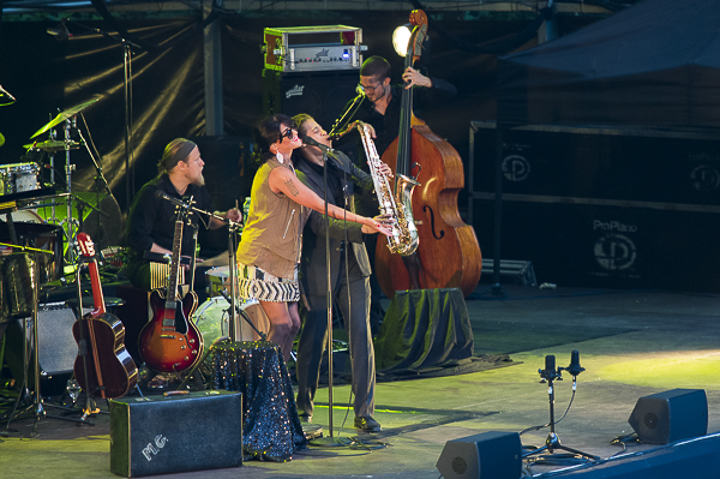 Melody Gardot @ Rivierenhof, foto 27, foto's door steven.stausens - FrontView Magazine