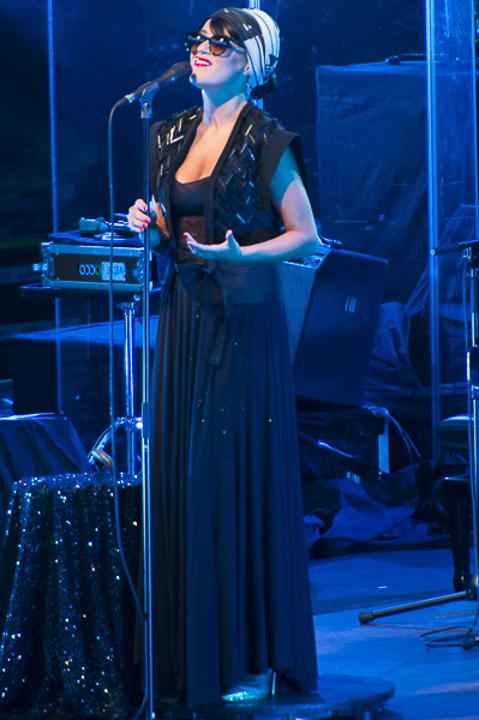 Melody Gardot @ Rivierenhof, foto 33, foto's door steven.stausens - FrontView Magazine