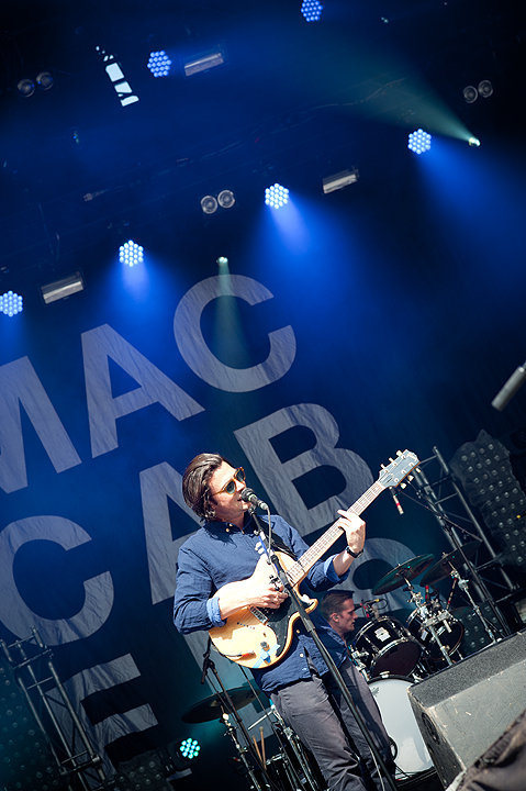 The Maccabees @ Les Ardentes, picture 6, photographed by FrontView Magazine