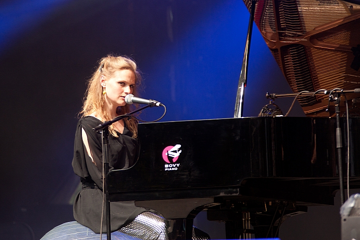 An Pierle Les Ardentes 2013, picture 1, photographed by Philippe Janssens - FrontView Magazine