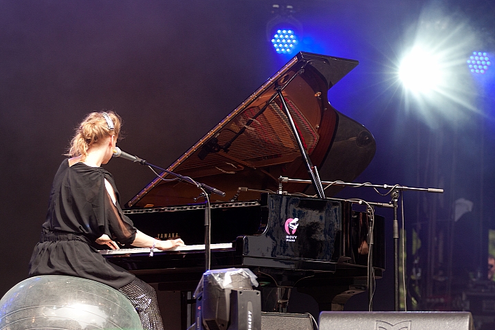 An Pierle Les Ardentes 2013, picture 5, photographed by Philippe Janssens - FrontView Magazine