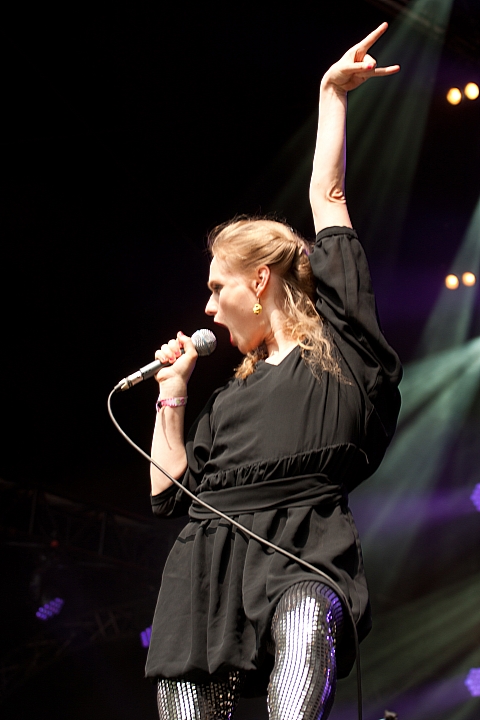 An Pierle Les Ardentes 2013, picture 8, photographed by Philippe Janssens - FrontView Magazine