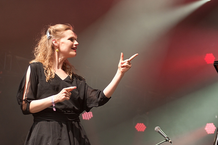 An Pierle Les Ardentes 2013, picture 16, photographed by Philippe Janssens - FrontView Magazine