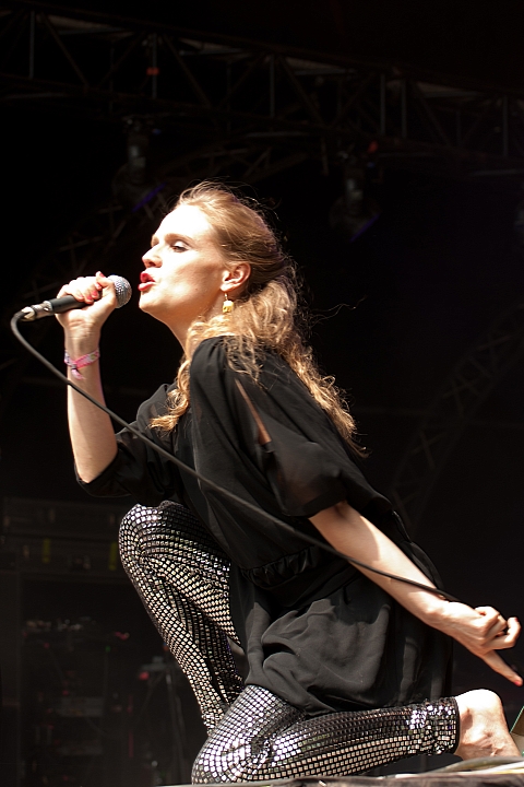 An Pierle Les Ardentes 2013, picture 18, photographed by Philippe Janssens - FrontView Magazine