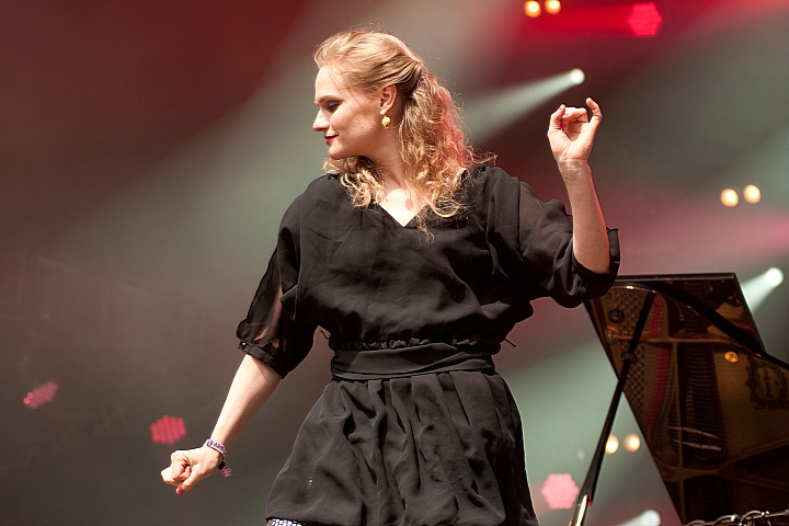 An Pierle Les Ardentes 2013, picture 19, photographed by Philippe Janssens - FrontView Magazine