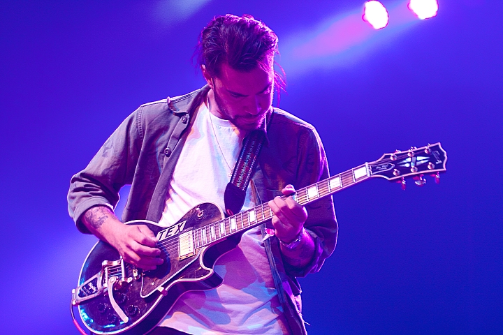 Hanni El Khatib Les Ardentes 2013, picture 2, photographed by Philippe Janssens - FrontView Magazine