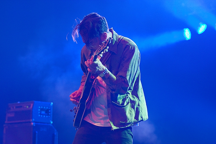 Hanni El Khatib Les Ardentes 2013, picture 4, photographed by Philippe Janssens - FrontView Magazine