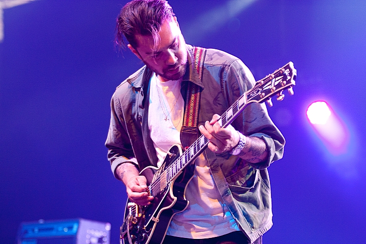 Hanni El Khatib Les Ardentes 2013, picture 8, photographed by Philippe Janssens - FrontView Magazine