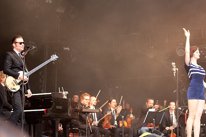 Hooverphonic Les Ardentes 2013, picture 28, photographed by Philippe Janssens - FrontView Magazine