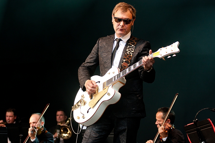 Hooverphonic Les Ardentes 2013, picture 31, photographed by Philippe Janssens - FrontView Magazine
