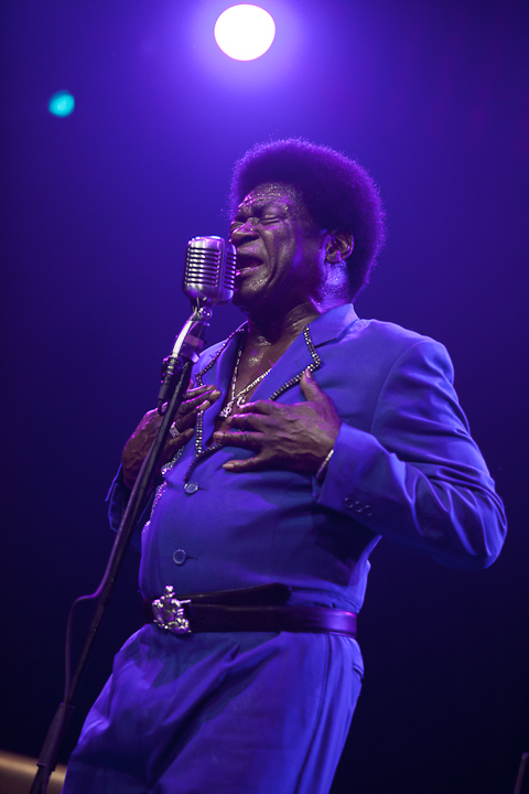 Charles Bradley and his Extraordinaires @ Dour 2013, picture 5, photographed by Dorien Goetschalckx - FrontView Magazine