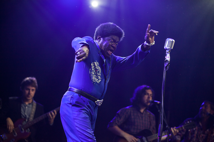 Charles Bradley and his Extraordinaires @ Dour 2013, picture 6, photographed by Dorien Goetschalckx - FrontView Magazine