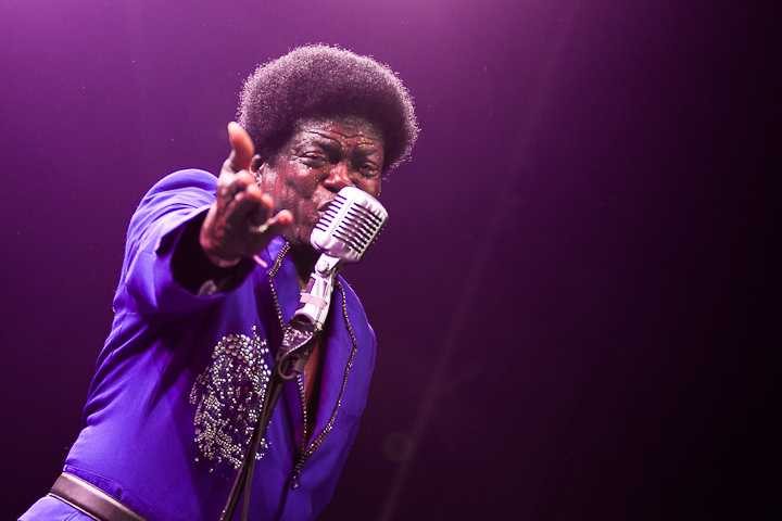 Charles Bradley and his Extraordinaires @ Dour 2013, picture 11, photographed by Dorien Goetschalckx - FrontView Magazine