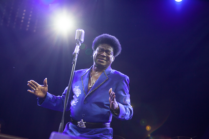 Charles Bradley and his Extraordinaires @ Dour 2013, picture 12, photographed by Dorien Goetschalckx - FrontView Magazine
