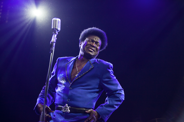 Charles Bradley and his Extraordinaires @ Dour 2013, picture 14, photographed by Dorien Goetschalckx - FrontView Magazine