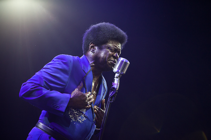 Charles Bradley and his Extraordinaires @ Dour 2013, picture 19, photographed by Dorien Goetschalckx - FrontView Magazine