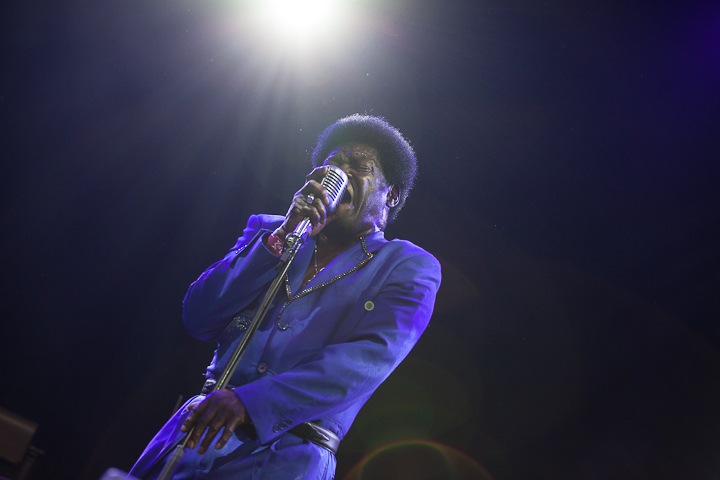 Charles Bradley and his Extraordinaires @ Dour 2013, picture 23, photographed by Dorien Goetschalckx - FrontView Magazine