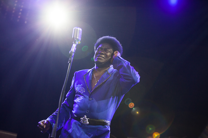 Charles Bradley and his Extraordinaires @ Dour 2013, picture 24, photographed by Dorien Goetschalckx - FrontView Magazine