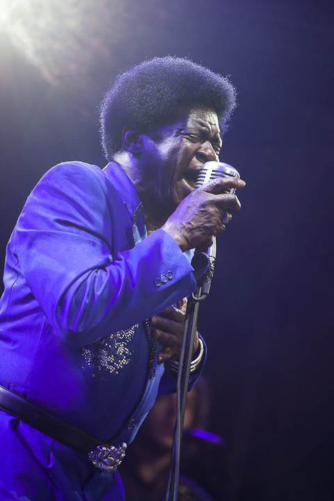 Charles Bradley and his Extraordinaires @ Dour 2013, picture 25, photographed by Dorien Goetschalckx - FrontView Magazine