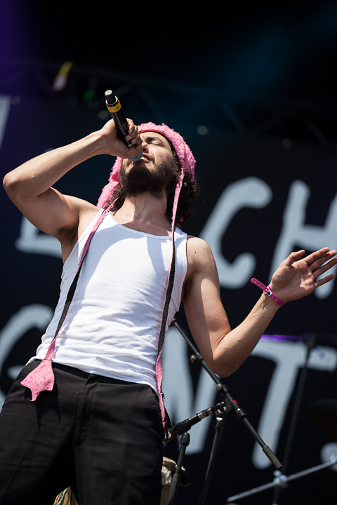 La Chiva Gantiva @ Dour 2013, picture 5, photographed by Dorien Goetschalckx - FrontView Magazine