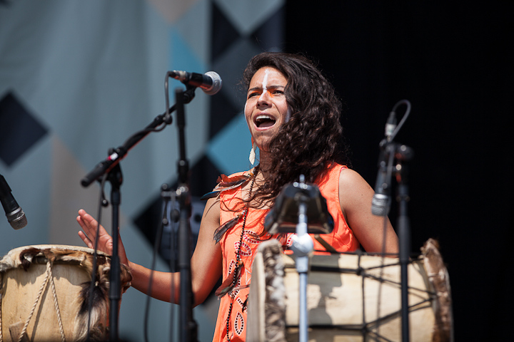 La Chiva Gantiva @ Dour 2013, picture 7, photographed by Dorien Goetschalckx - FrontView Magazine