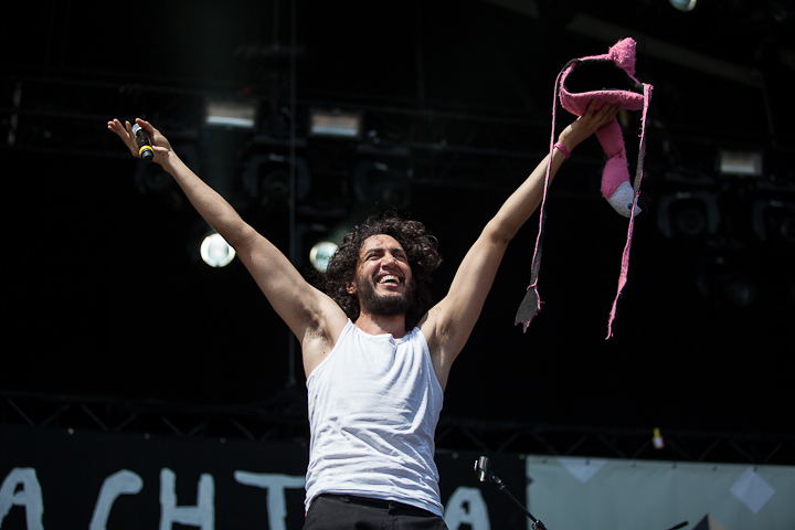 La Chiva Gantiva @ Dour 2013, picture 9, photographed by Dorien Goetschalckx - FrontView Magazine