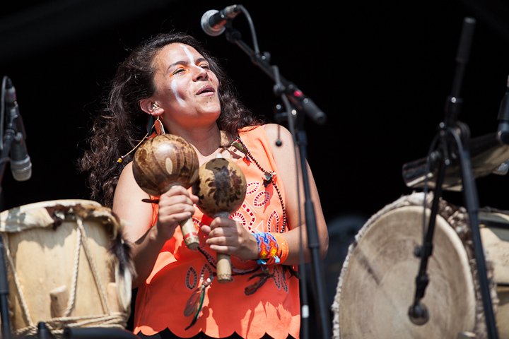 La Chiva Gantiva @ Dour 2013, picture 11, photographed by Dorien Goetschalckx - FrontView Magazine