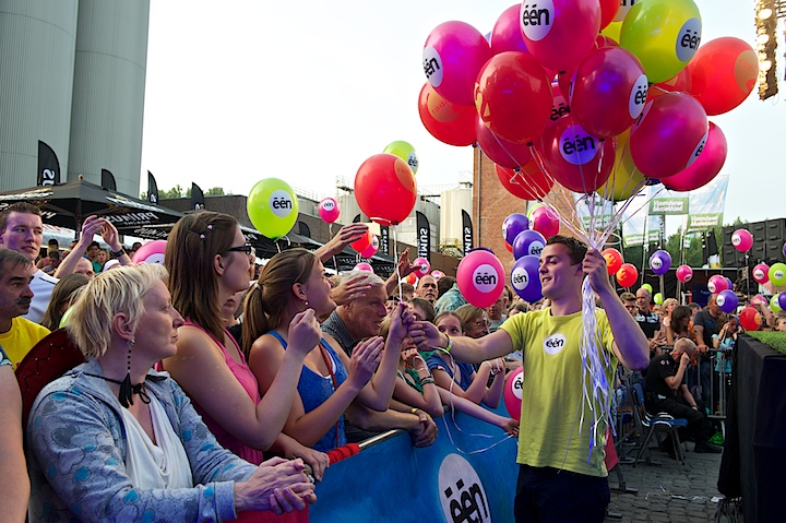 Vlaanderen Muziekland - Opwarming DJ Dimitri @ Haacht, picture 4, photographed by James Van Roosbroeck - FrontView Magazine