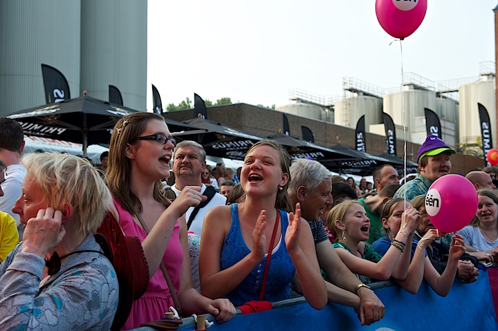 Vlaanderen Muziekland - Opwarming DJ Dimitri @ Haacht, picture 7, photographed by James Van Roosbroeck - FrontView Magazine