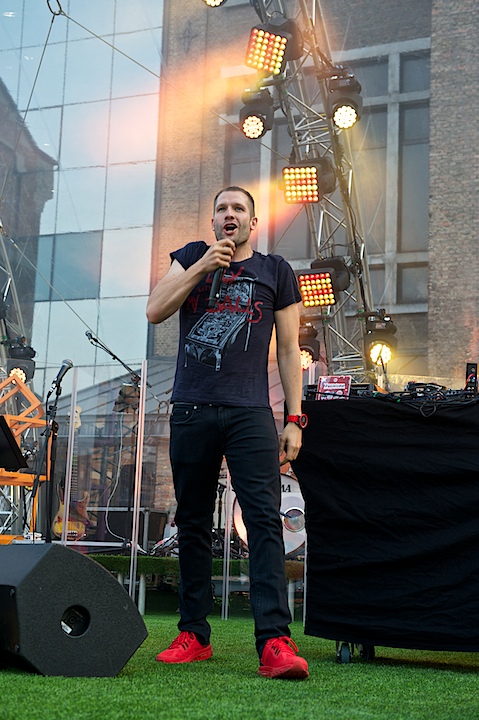 Vlaanderen Muziekland - Opwarming DJ Dimitri @ Haacht, picture 24, photographed by James Van Roosbroeck - FrontView Magazine