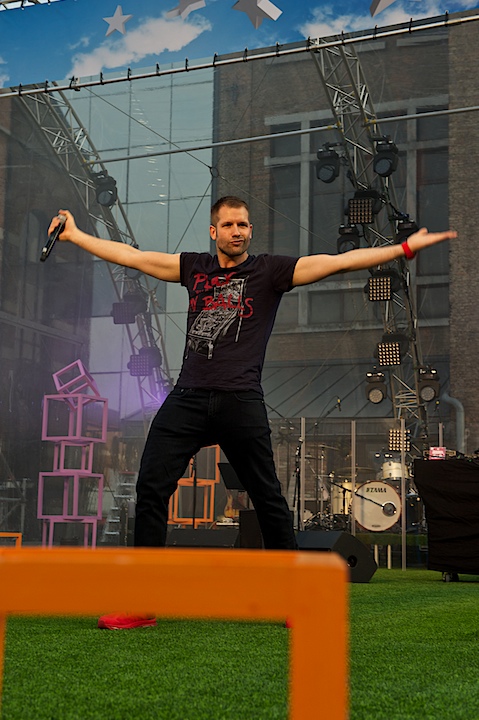 Vlaanderen Muziekland - Opwarming DJ Dimitri @ Haacht, picture 27, photographed by James Van Roosbroeck - FrontView Magazine