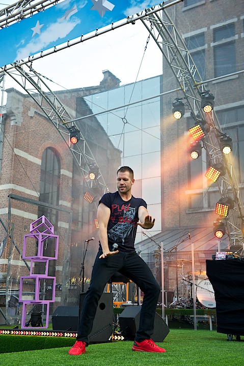 Vlaanderen Muziekland - Opwarming DJ Dimitri @ Haacht, picture 29, photographed by James Van Roosbroeck - FrontView Magazine